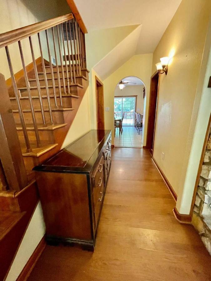 Two-Bedroom House at Geneva Hotel & Tiki Bar