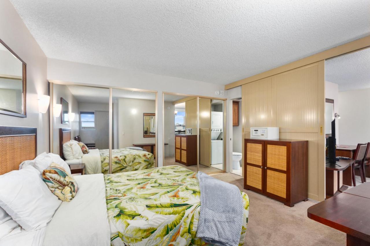  | Waikiki Beach Condominiums