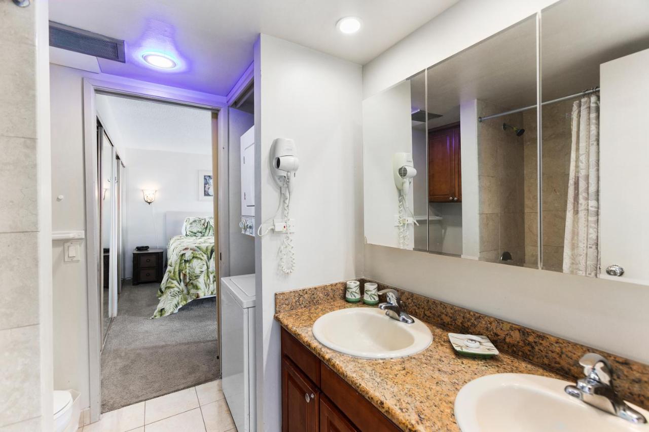  | Waikiki Beach Condominiums