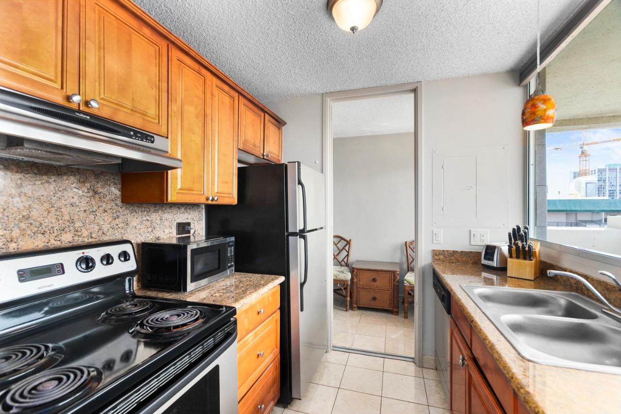  | Waikiki Beach Condominiums