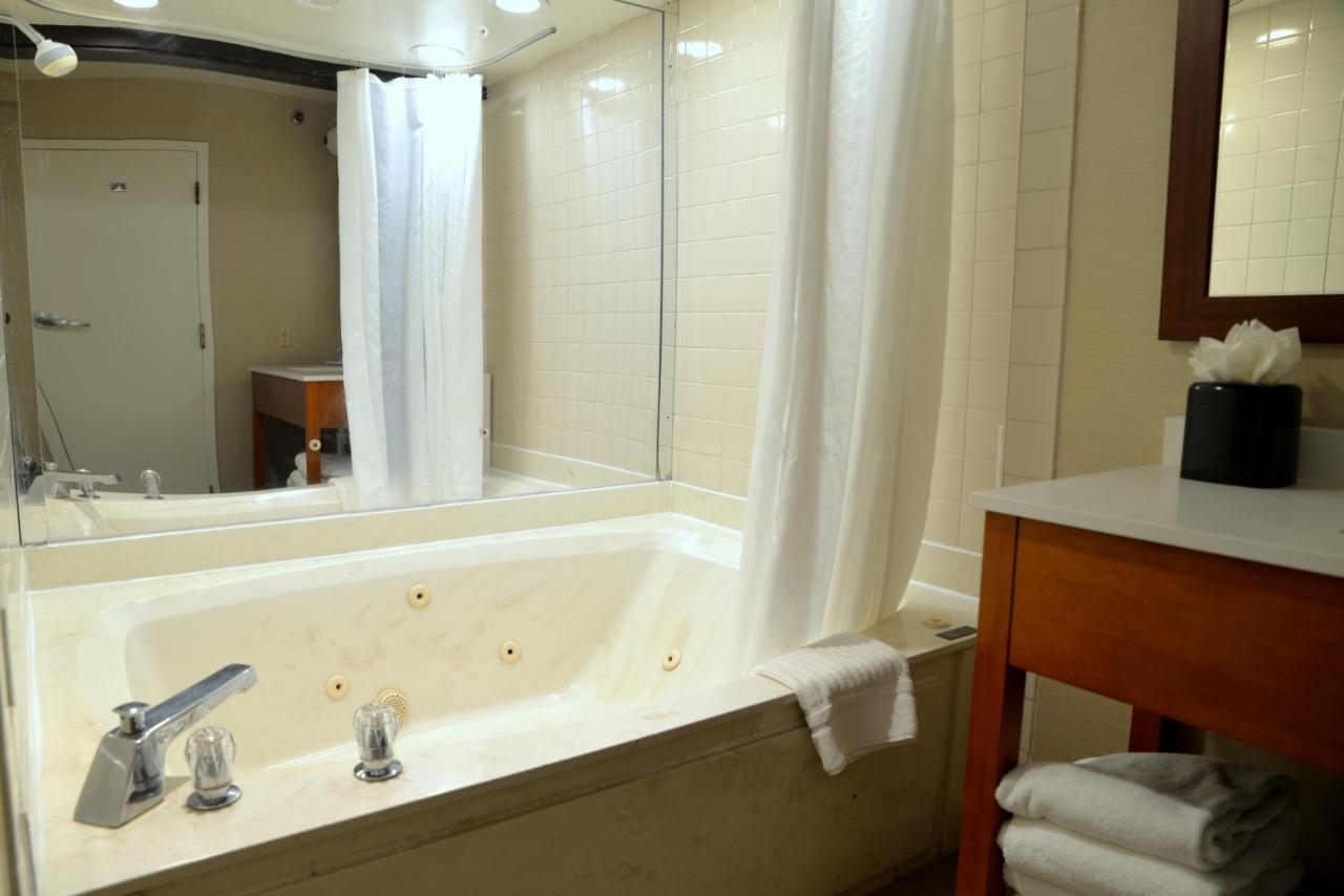 Superior King Suite - Non-Smoking at Comfort Inn University Durham - Chapel Hill