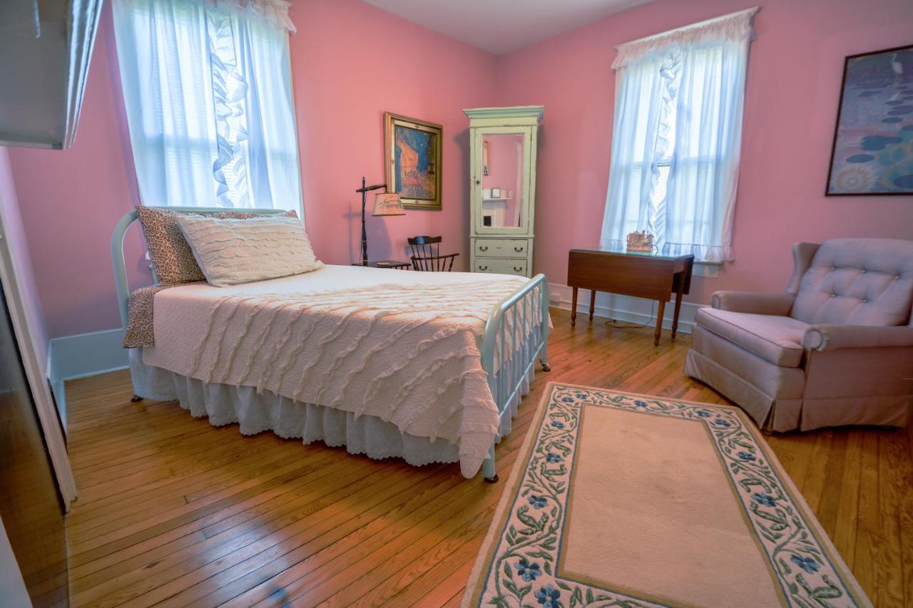 | The Dailey Renewal Retreat B & B