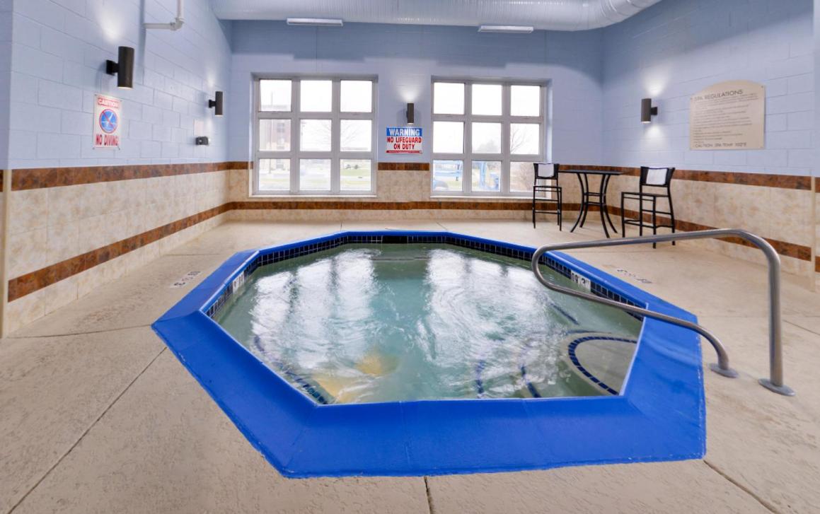  | Holiday Inn Express Wixom, an IHG Hotel