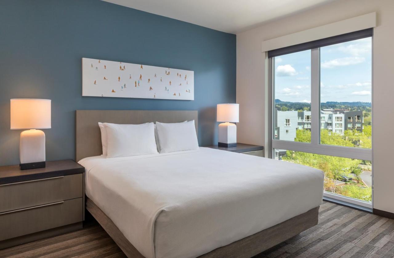 Accessible One Bedroom Kitchen Suite/Tub | King Bed Plus Sofa Bed at Hyatt House Portland Beaverton