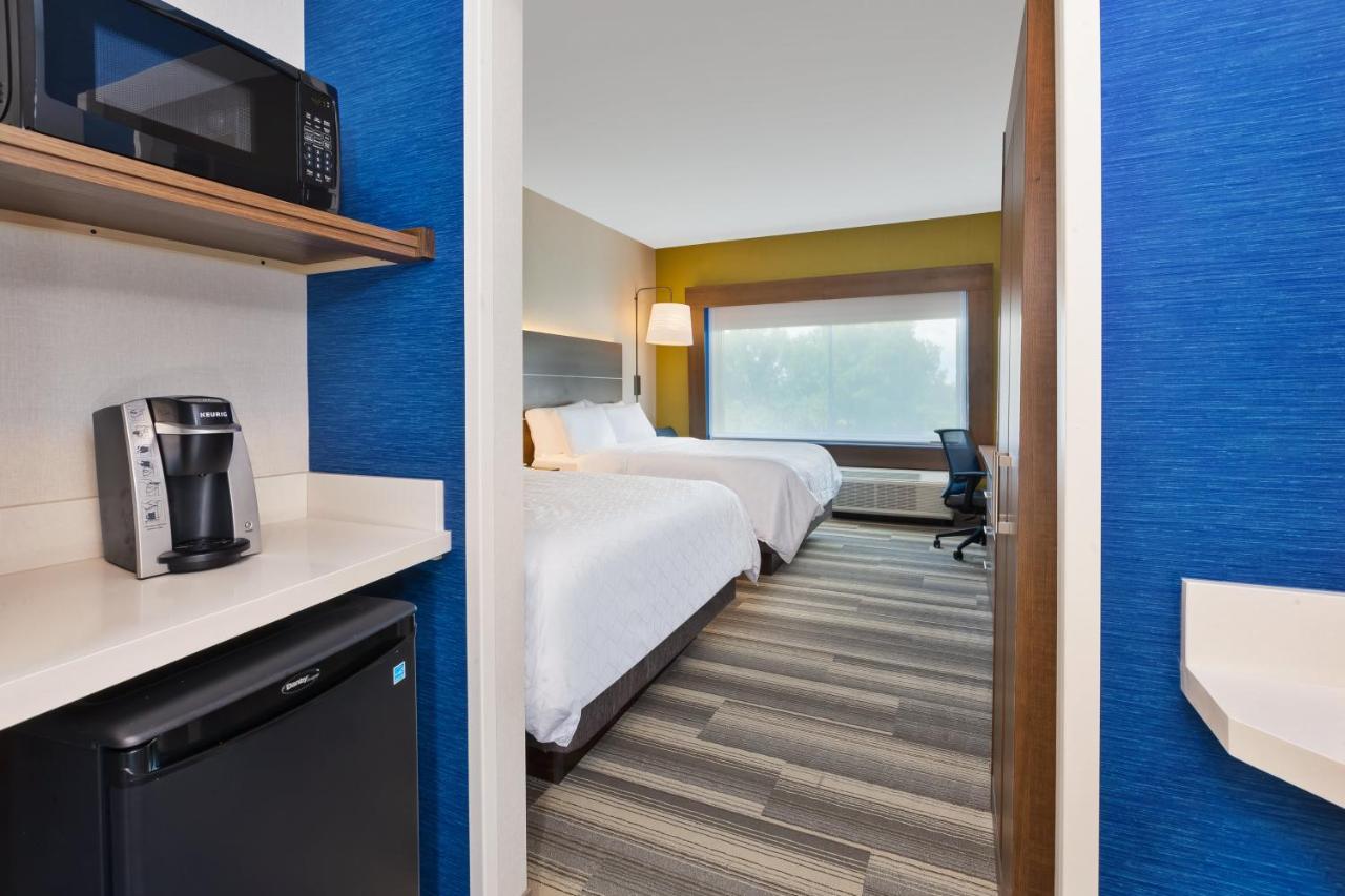 Queen Room with Two Queen Beds - Non-Smoking at Holiday Inn Express & Suites Milan – Sandusky Area, an IHG Hotel