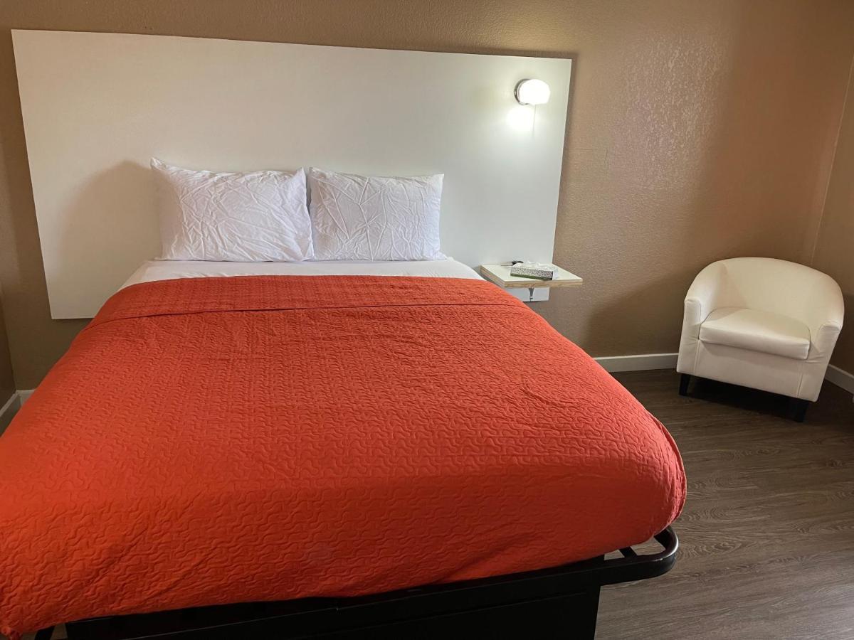  | Hotel Eastin Atchison