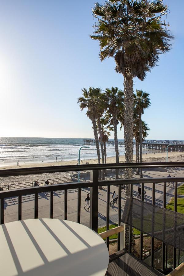 Standard Room with Ocean Front at Ocean Park Inn