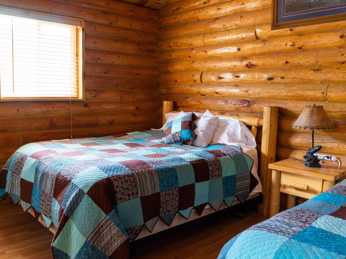 | Country Cabins Inn