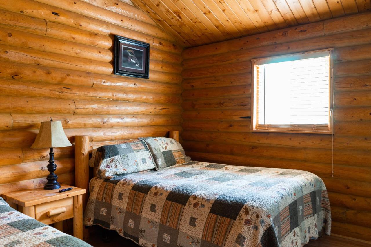 | Country Cabins Inn