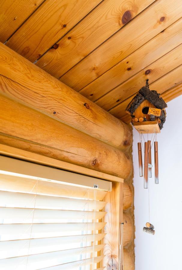 | Country Cabins Inn