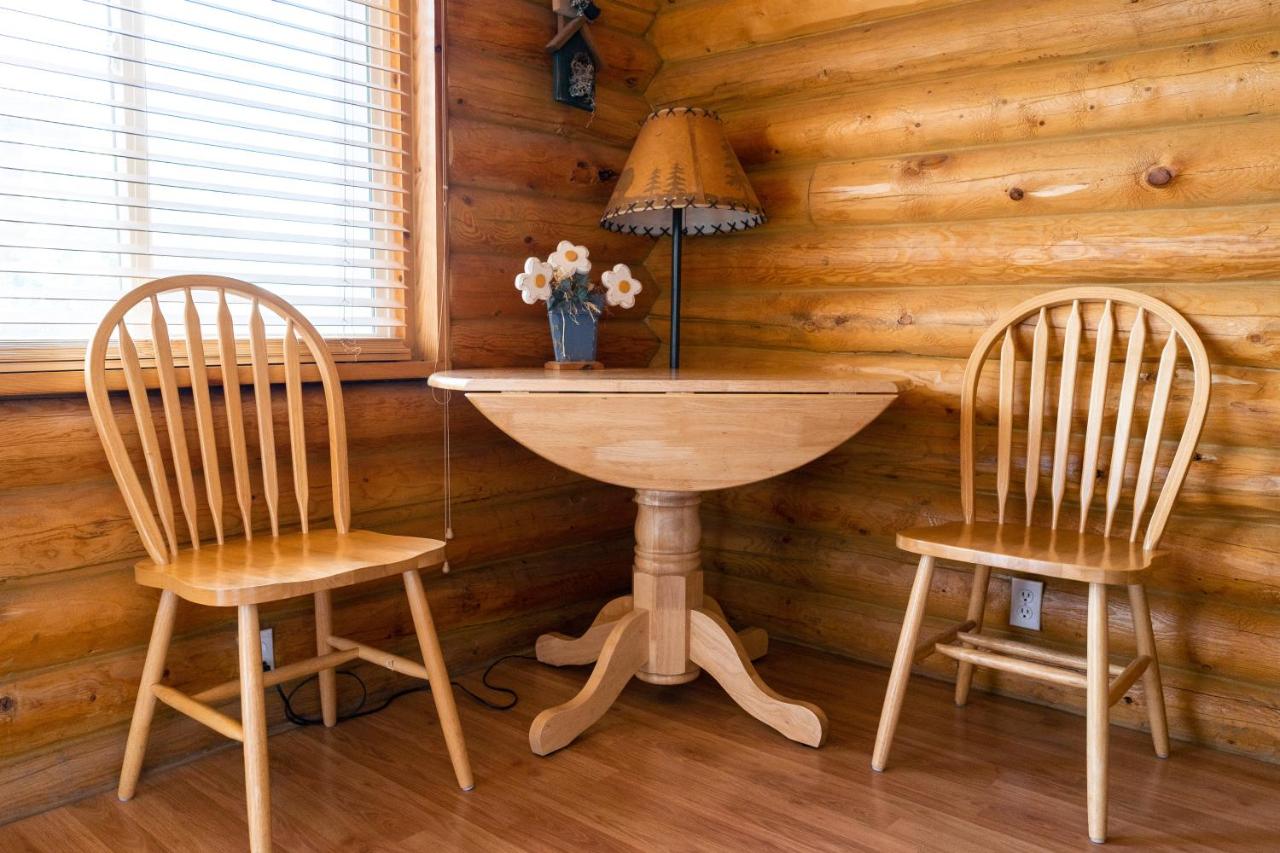 | Country Cabins Inn