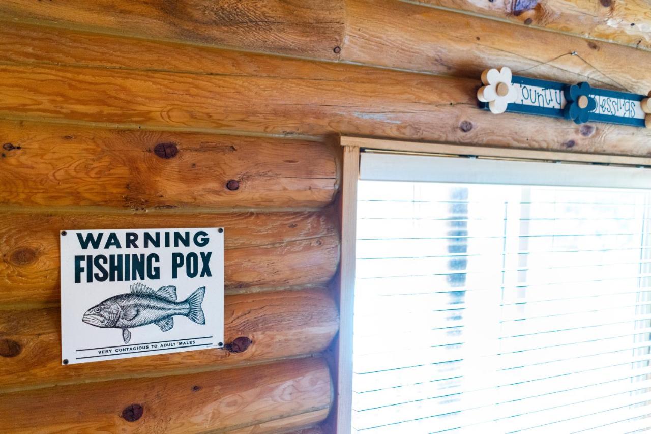 | Country Cabins Inn