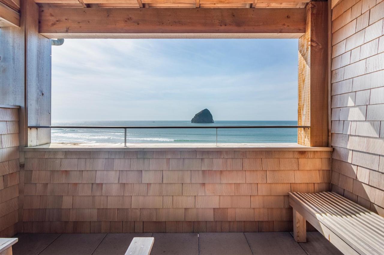 | Headlands Coastal Lodge & Spa