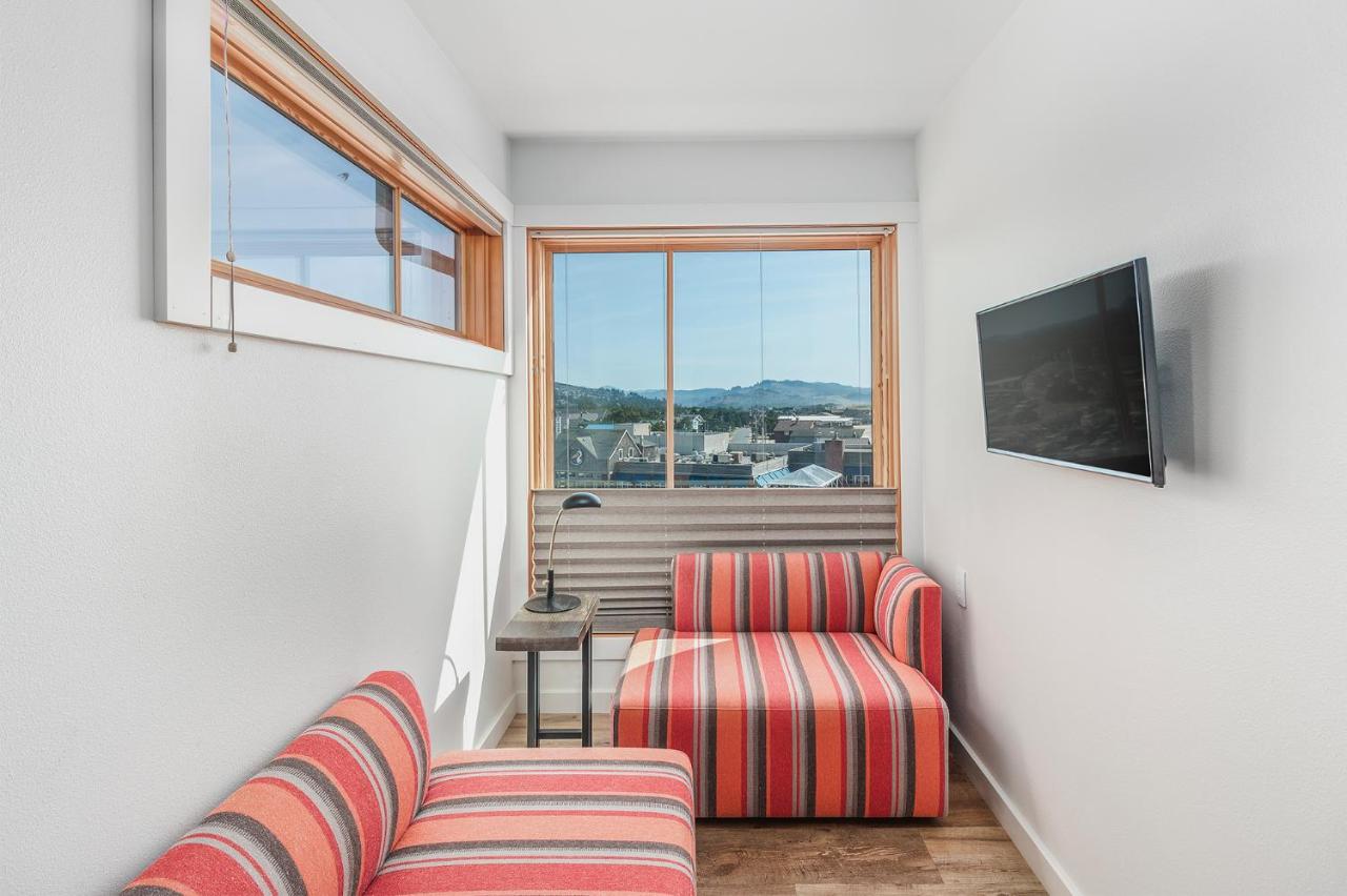| Headlands Coastal Lodge & Spa