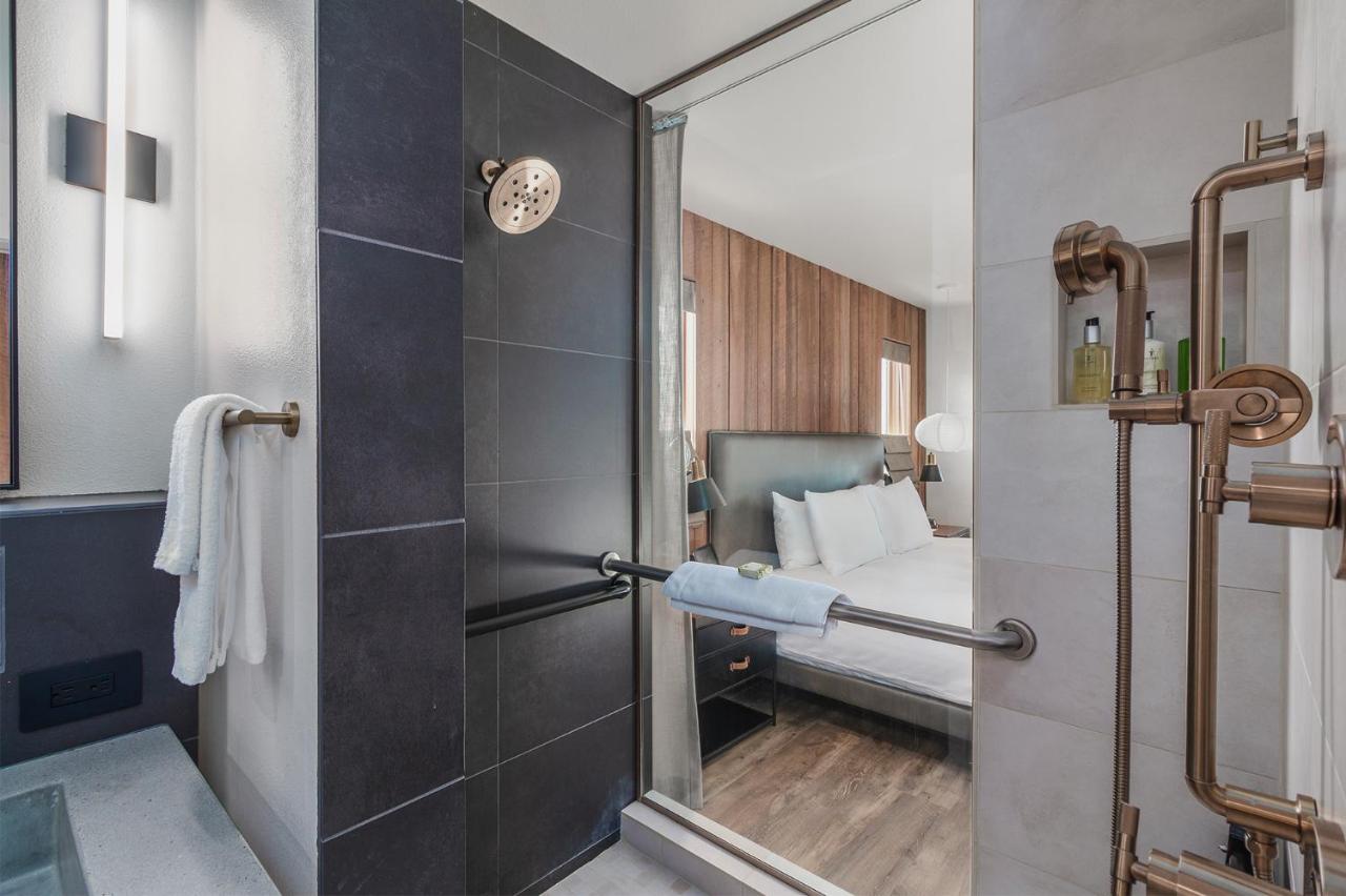 | Headlands Coastal Lodge & Spa
