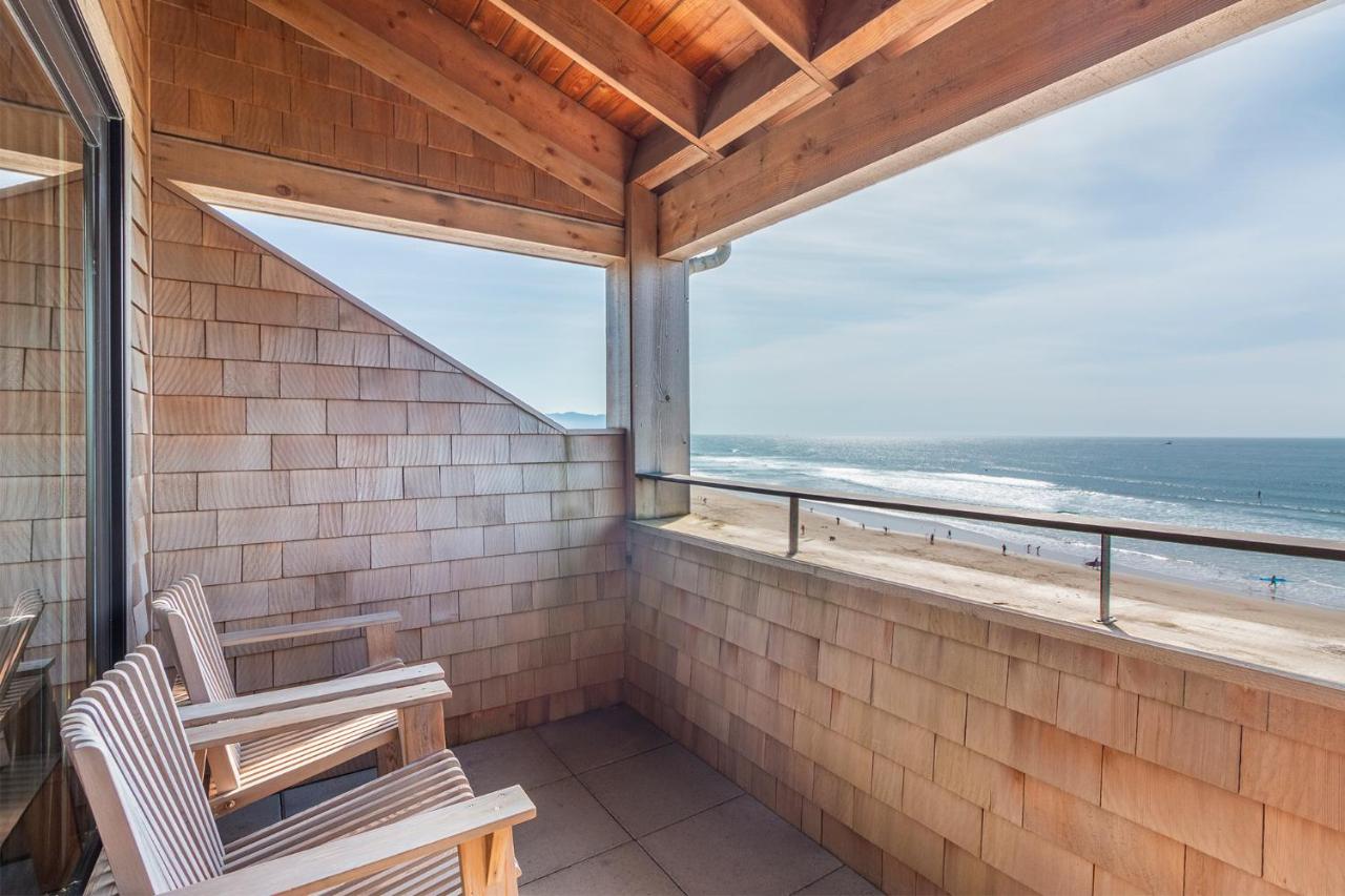 | Headlands Coastal Lodge & Spa