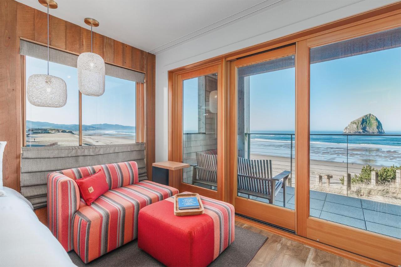 | Headlands Coastal Lodge & Spa