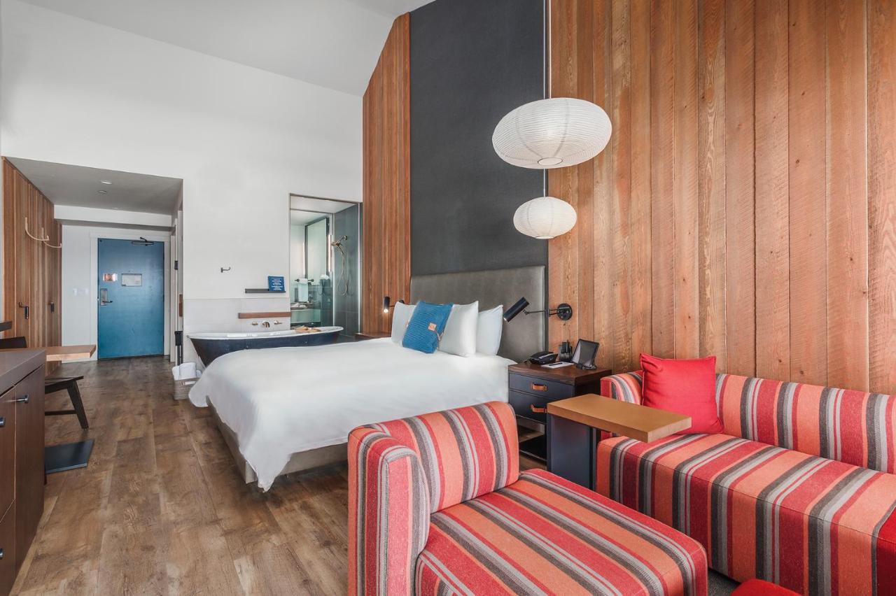 | Headlands Coastal Lodge & Spa