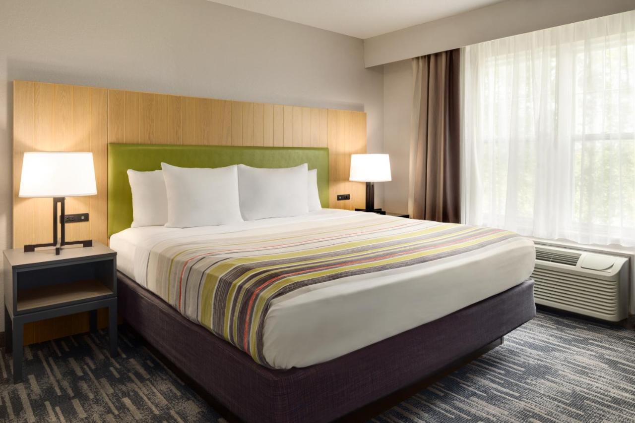 Extended Stay King Room with Kitchenette - Non-Smoking at Country Inn & Suites by Radisson, Brookings, SD