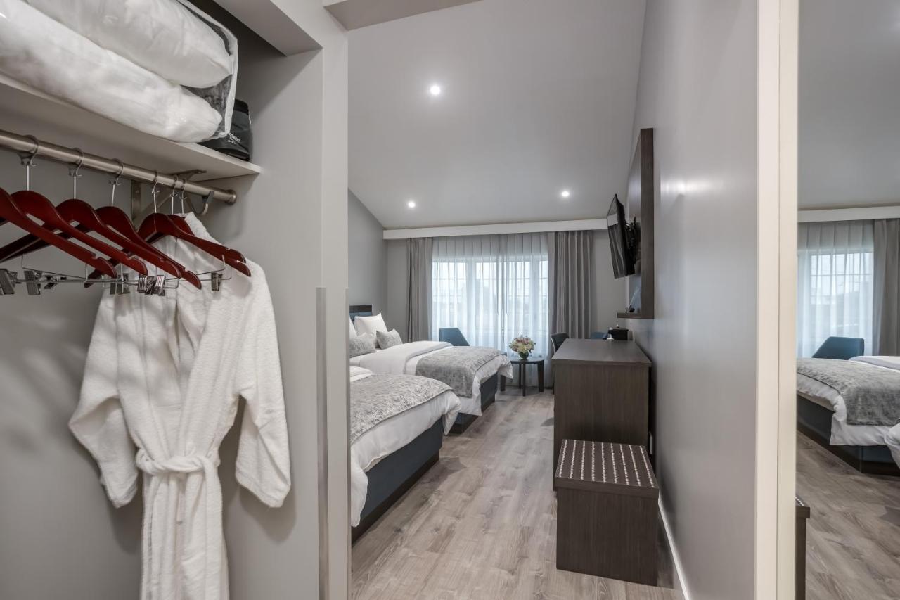 Double Room at Harbor View Inn