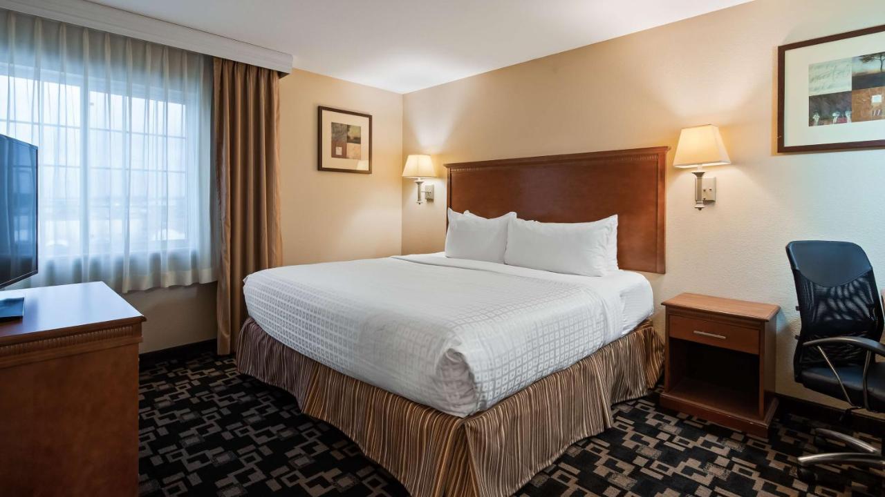 Deluxe King Suite at Best Western Plus Wausau/Rothschild Hotel
