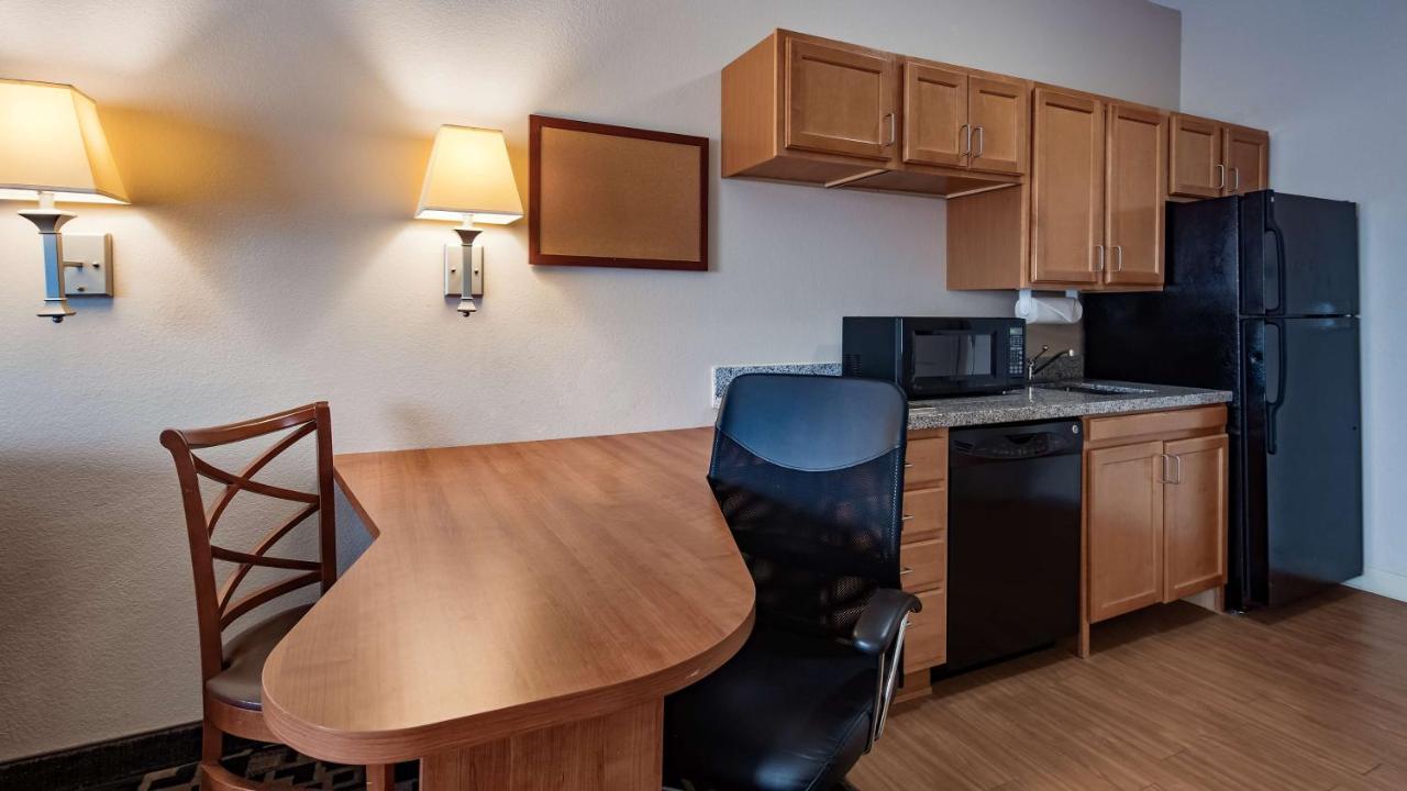 | Best Western Plus Wausau/Rothschild Hotel