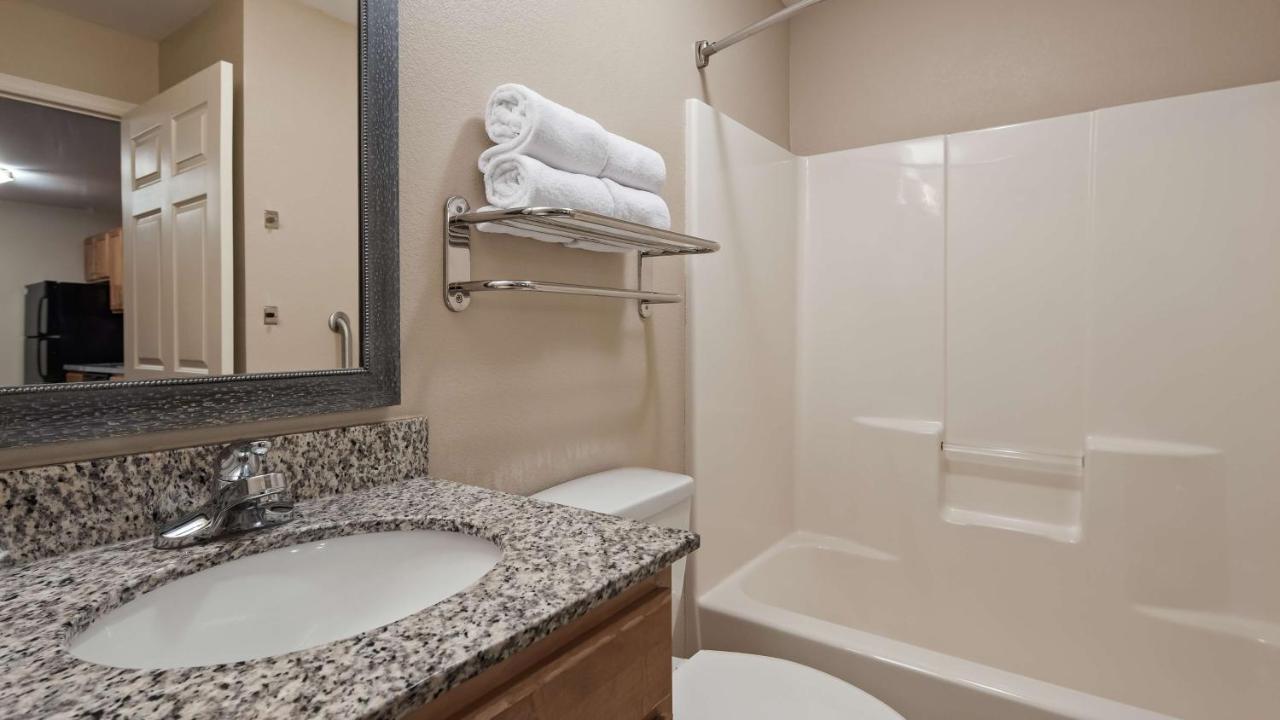 Deluxe King Suite at Best Western Plus Wausau/Rothschild Hotel