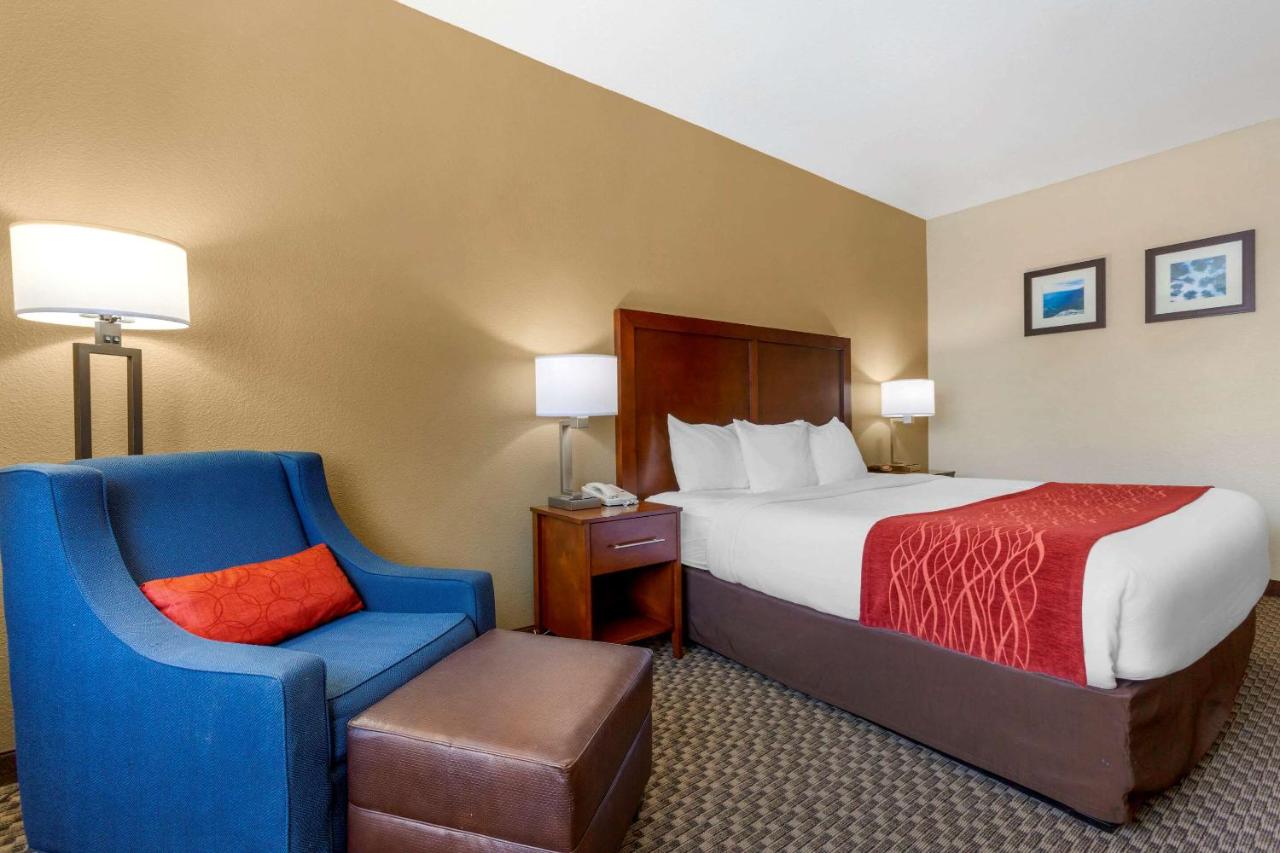 Standard Queen Room with Tub - Accessible/Non-Smoking at Comfort Inn Payson