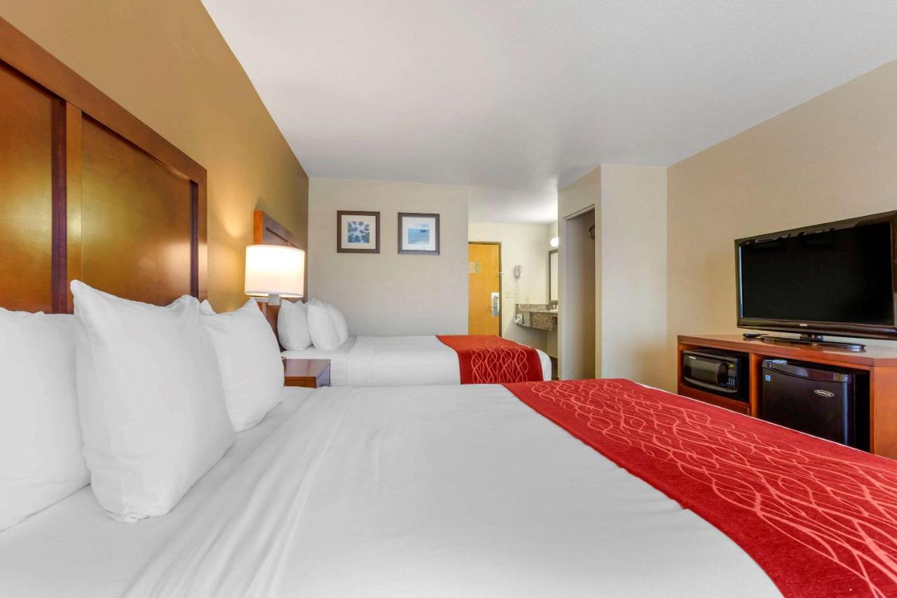 Deluxe Queen Room with Two Queen Beds - Non-Smoking at Comfort Inn Payson