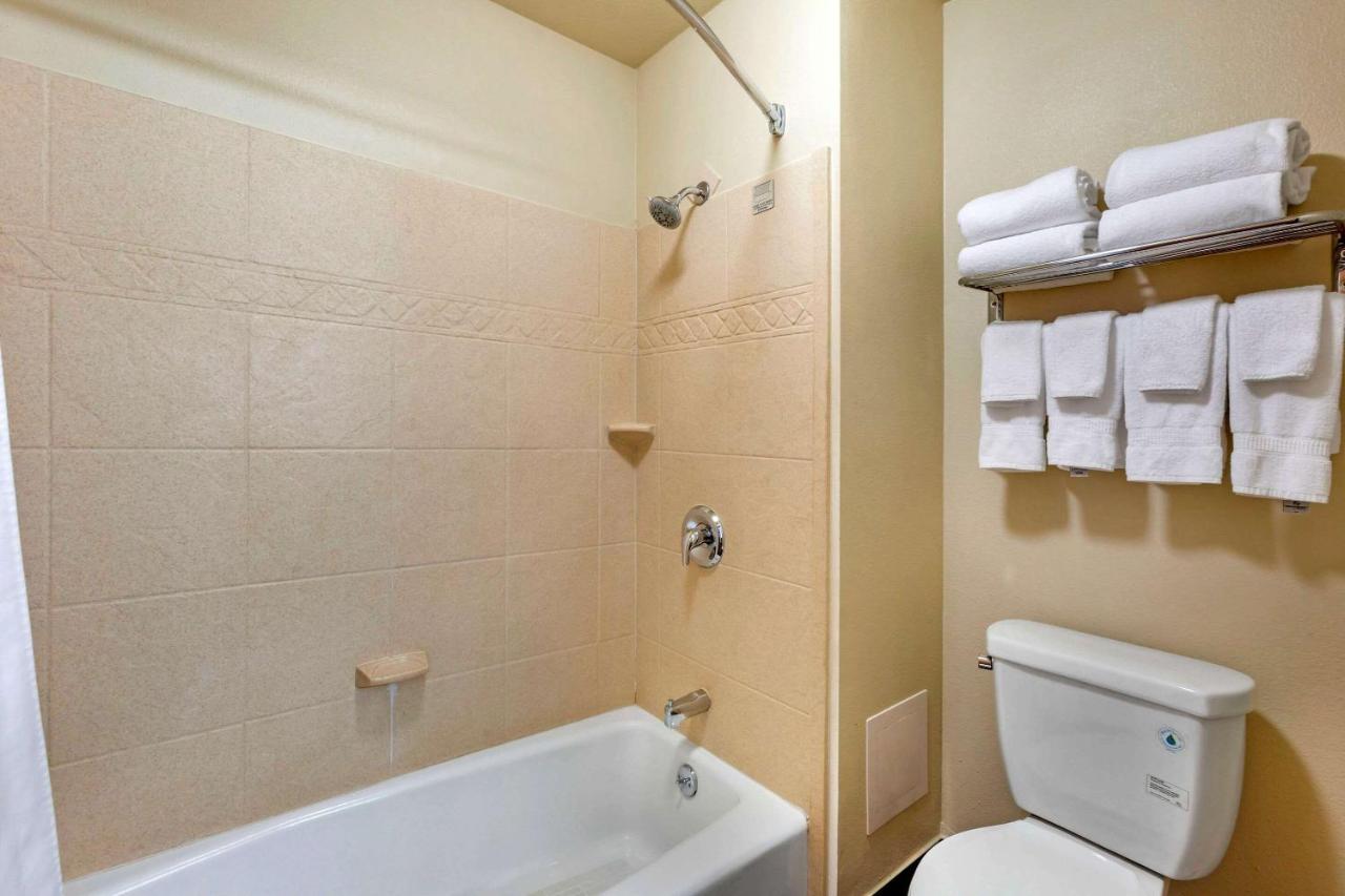 Deluxe Queen Room with Two Queen Beds - Non-Smoking at Comfort Inn Payson