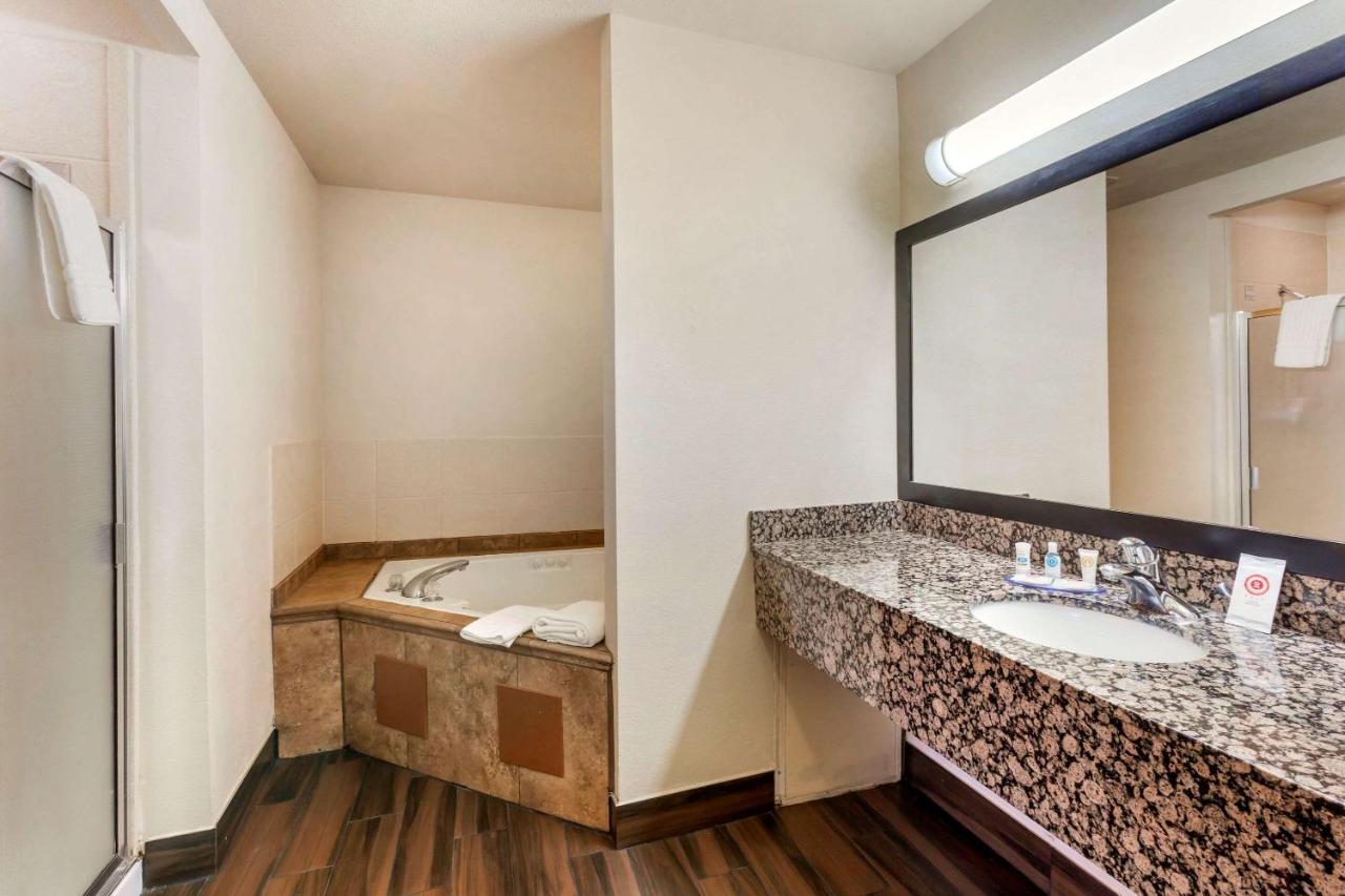Queen Suite with Two Queen Beds and Jacuzzi - Non-Smoking at Comfort Inn Payson