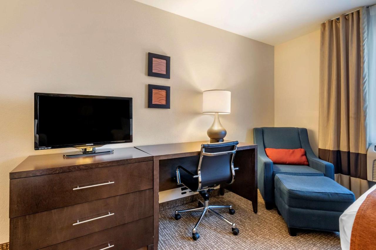 Large Queen Room with Two Queen Beds - Non-Smoking at Comfort Inn Williamsport