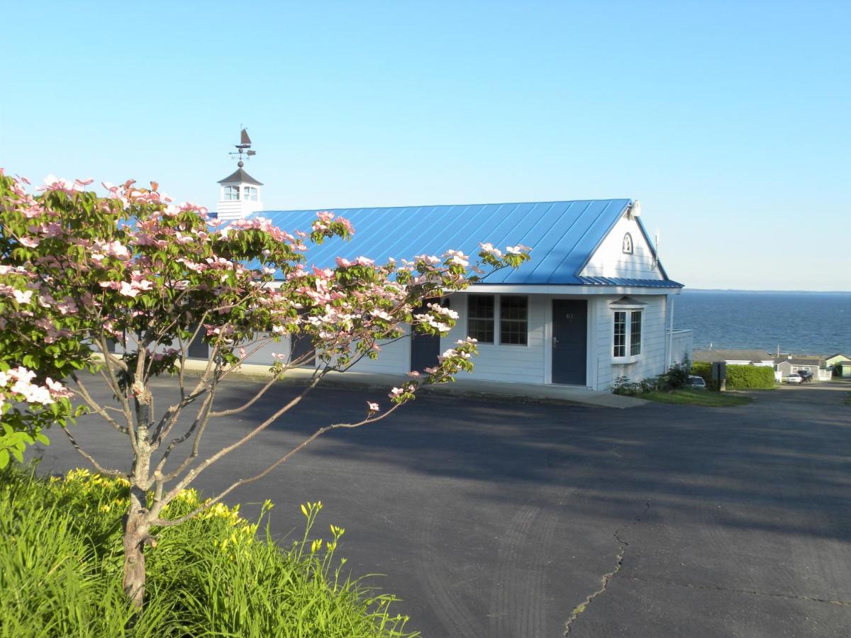 King Room and Sea View at Colonial Gables Oceanfront Village