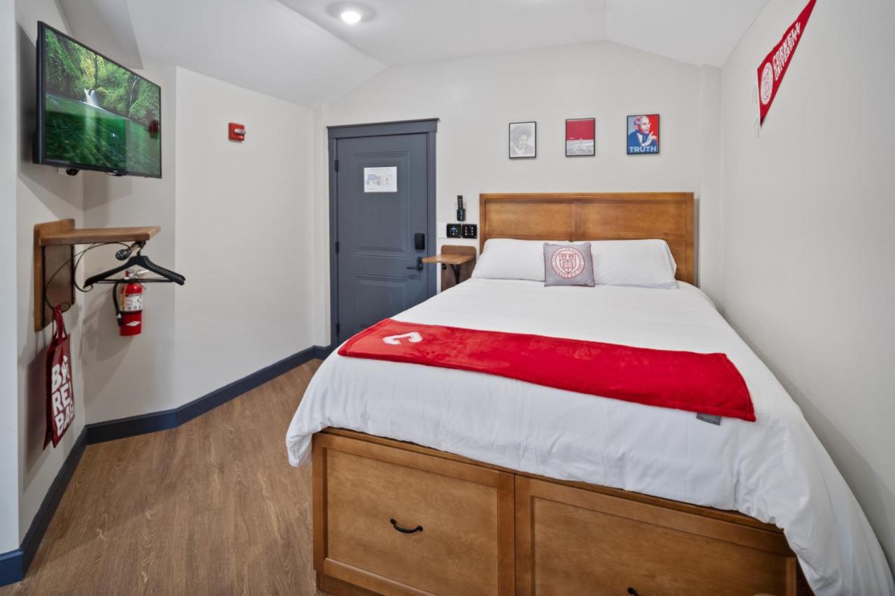 Deluxe Queen Room at The Dorm Hotel