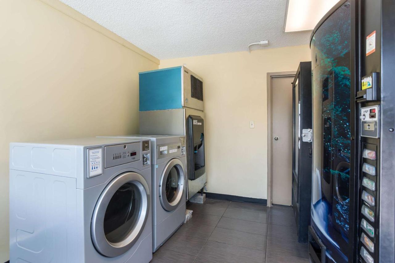 | Econo Lodge Gallatin - Metro Nashville