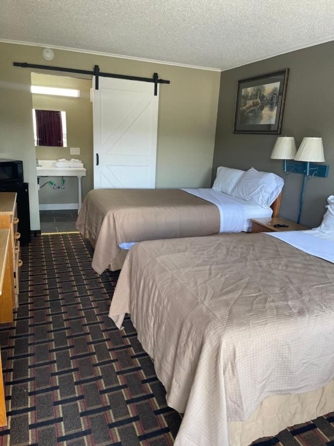| Bravo Inn