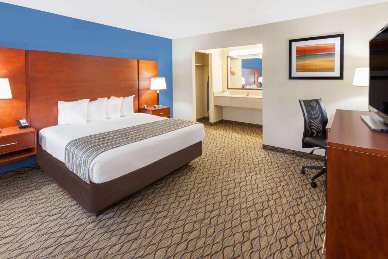  | Baymont by Wyndham St. Ignace Lakefront