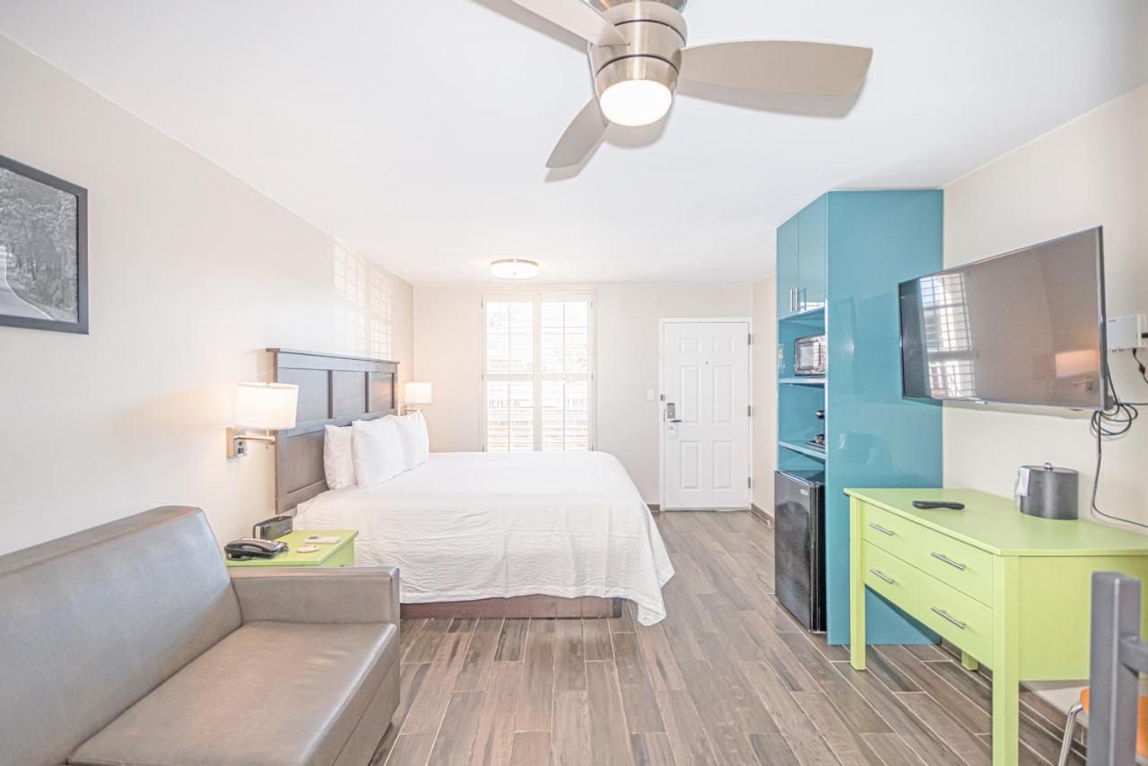  | Seven Hills Suites