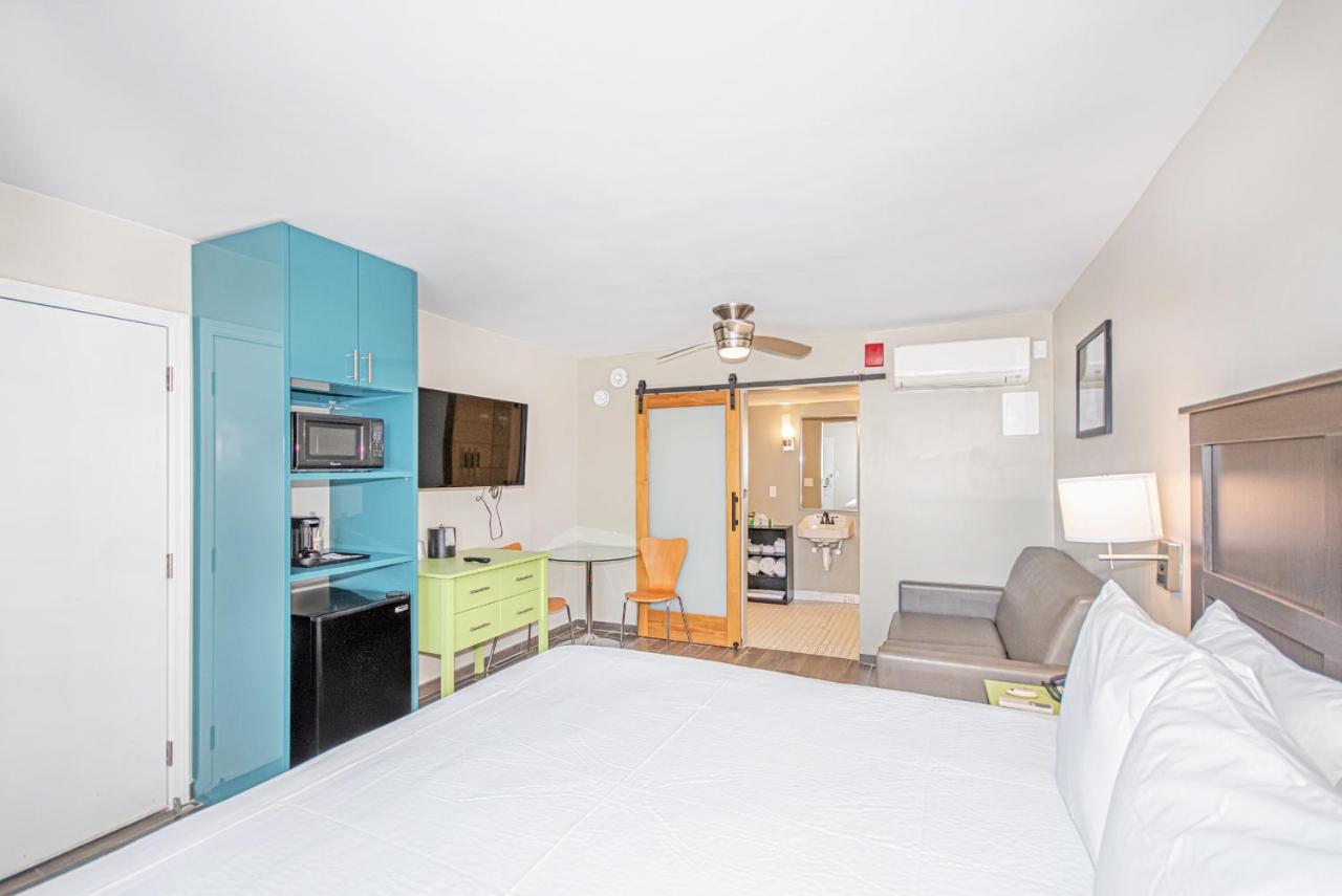  | Seven Hills Suites