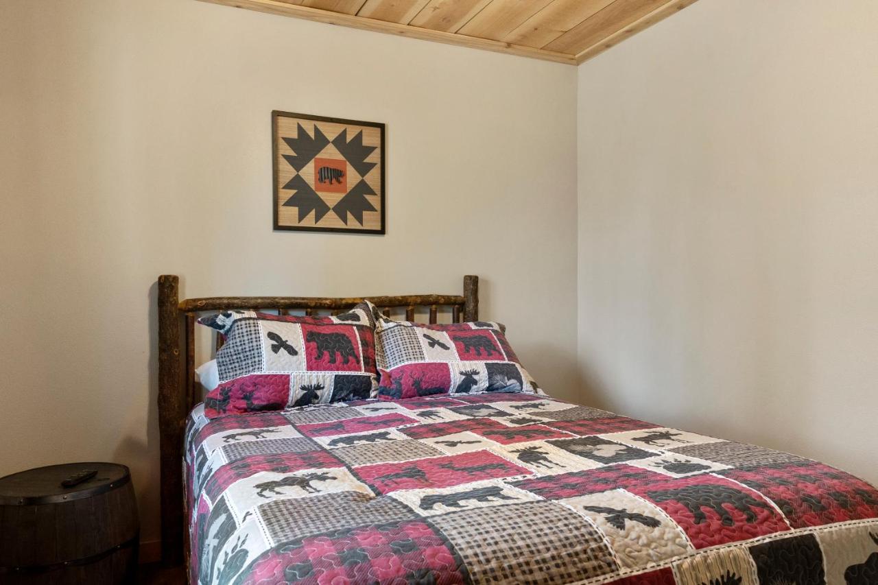 | Lake Almanor Lodge