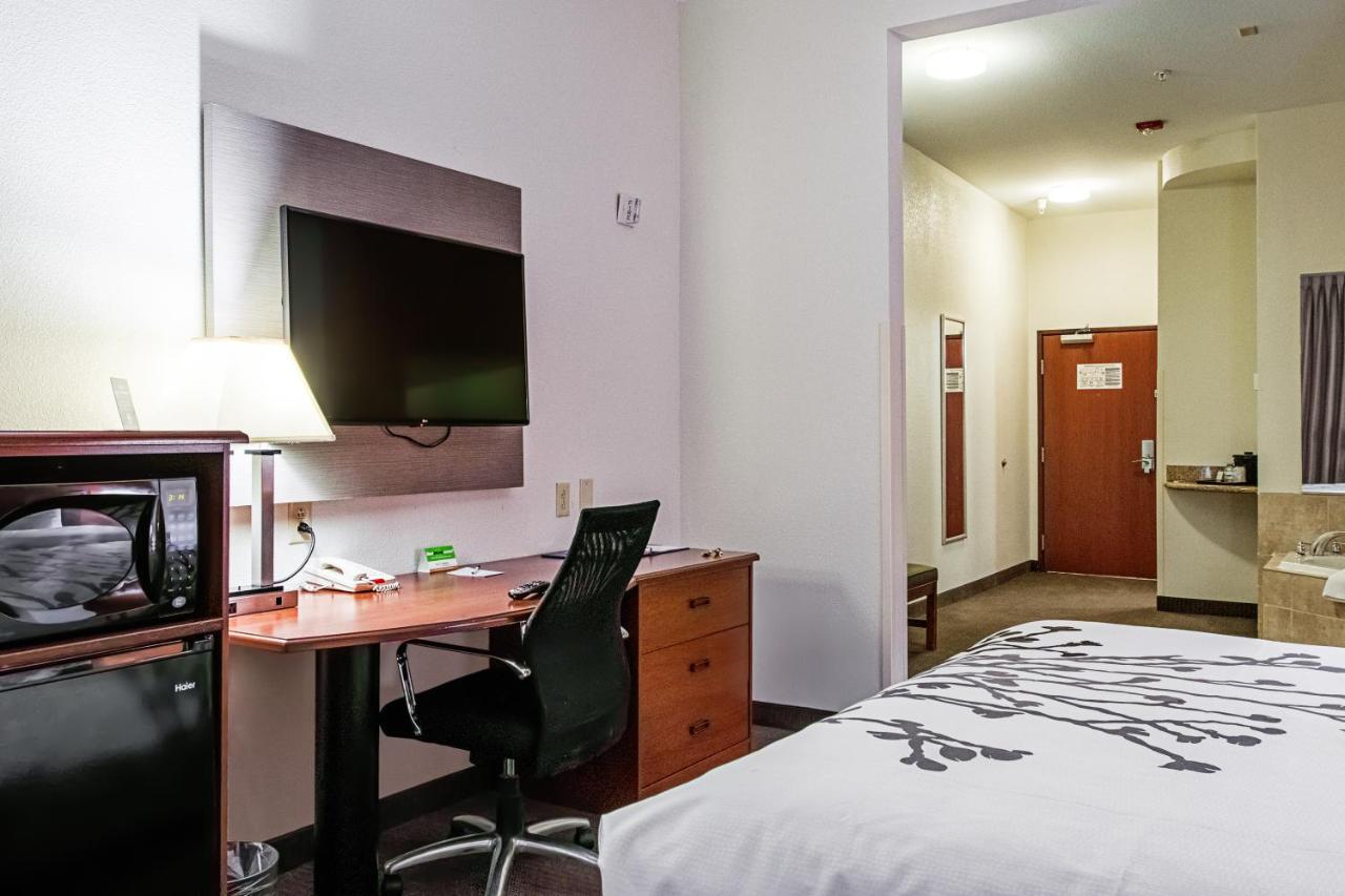 King Suite - Accessible/Non-Smoking at Sleep Inn & Suites Hobbs