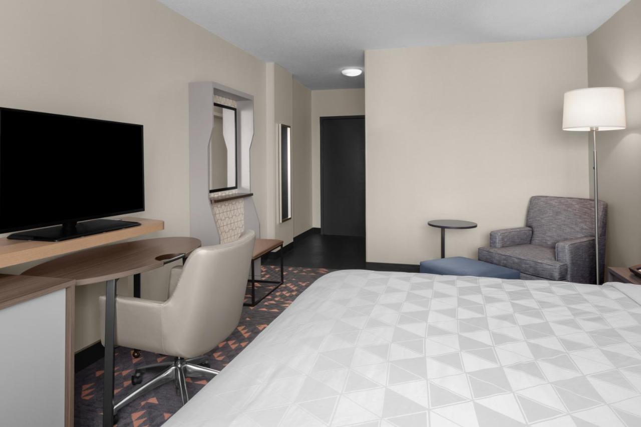 Executive King Room - Non-Smoking at Holiday Inn Hasbrouck Heights-Meadowlands by IHG