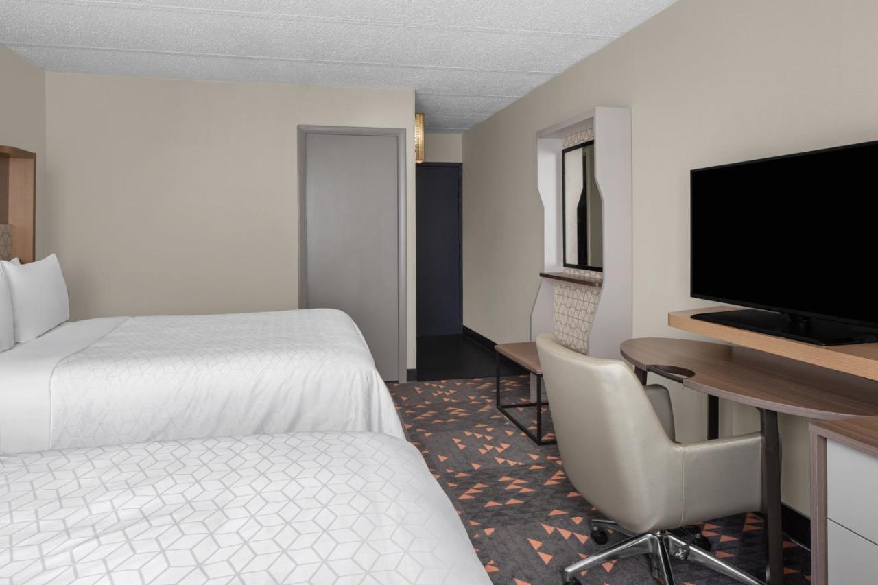 Twin Room - Mobility Access at Holiday Inn Hasbrouck Heights-Meadowlands by IHG