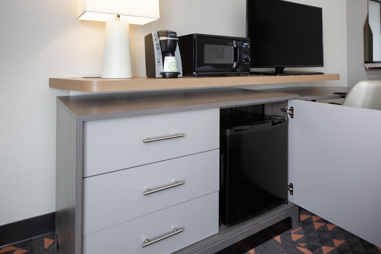 Executive King Room - Non-Smoking at Holiday Inn Hasbrouck Heights-Meadowlands by IHG