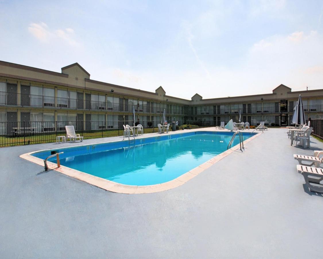| Quality Inn & Suites York
