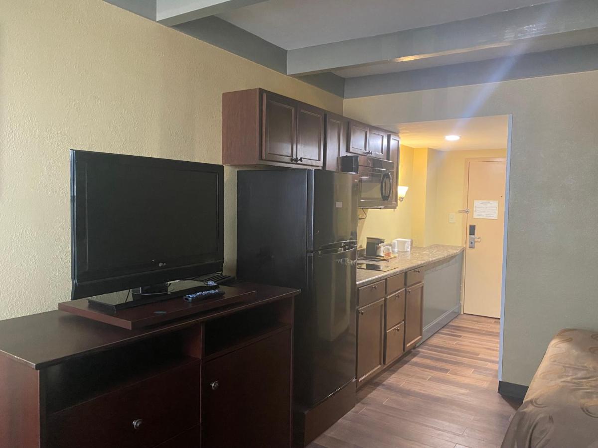 Superior Queen Room with Two Queen Beds at Suburban Studios Buffalo Airport