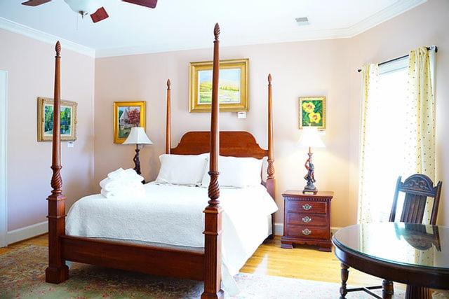 | The 1425 Inn
