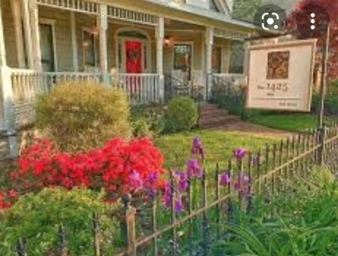 | The 1425 Inn