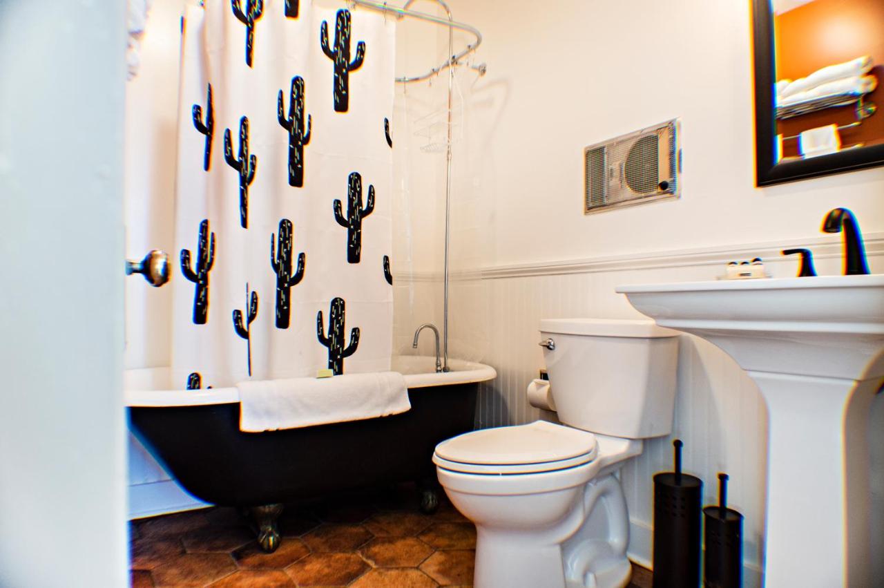 | Eldorado Suites Hotel
