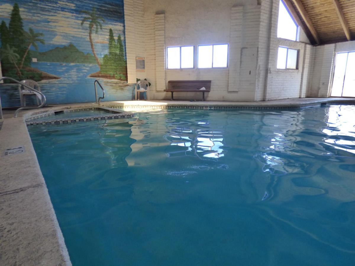 | Coronada Inn & Suites